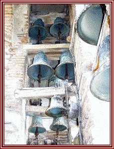 Dtail du carillon dans le clocher-mur