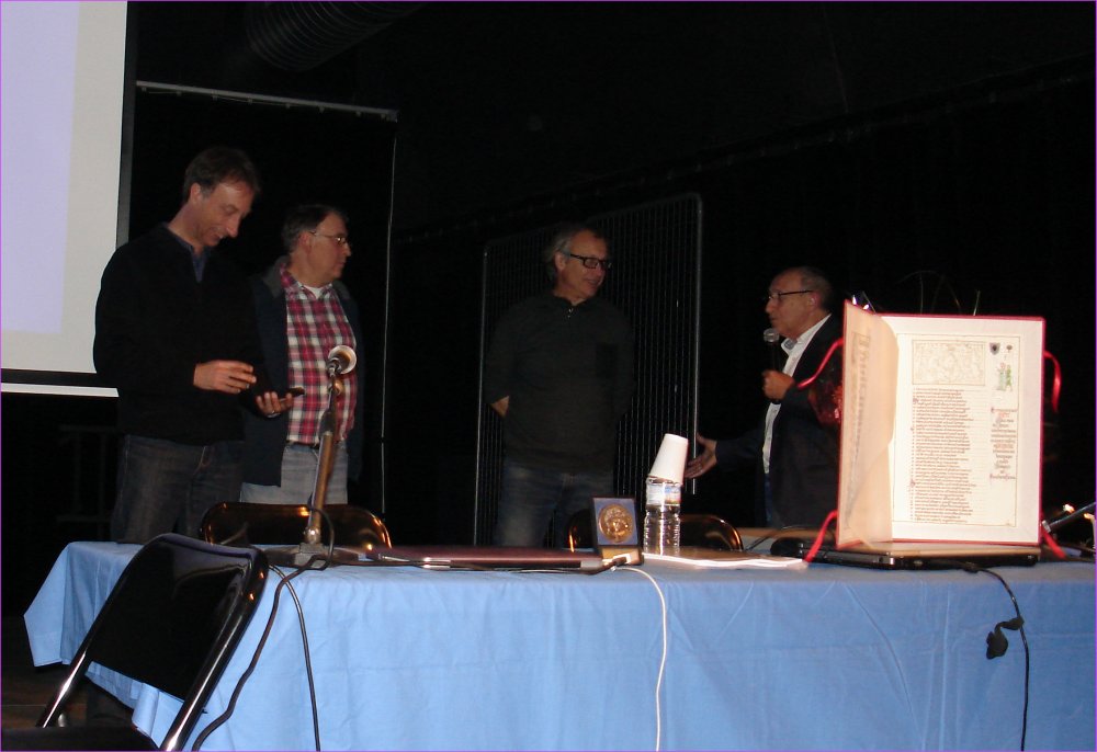 Remise de la mdaille de l'ARBRE aux confrenciers