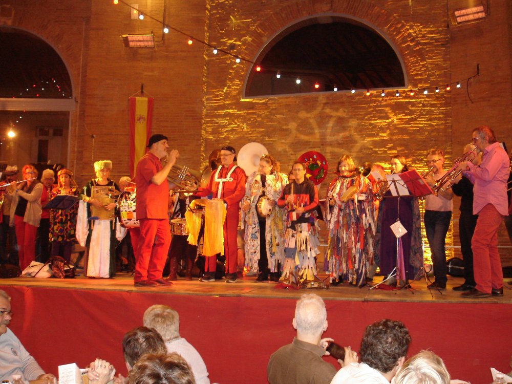 La grande Fanfare sous la Halle aux grains.