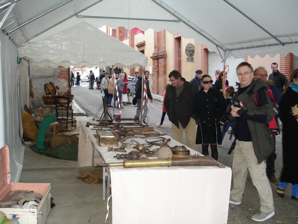 Dimanche. La foire mdivale.