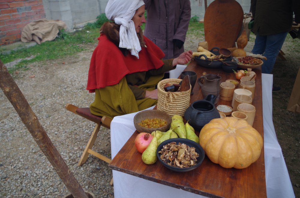 Dimanche 19 novembre - Foire Mdivale.